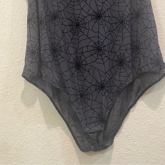 Torrid Flocked Mesh Spiderweb Bodysuit  4X NWT - Picture 5 of 10